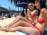 Urban-Sunbathing-AFP