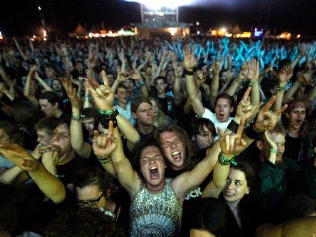 Couple Performs Sex Act On Stage At Dead Kennedys Concert Breitbart