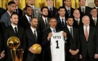 San Antonio Spurs visit the White House