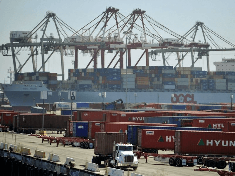 What happened when the longshoremen shut down the ports in Los Angeles?