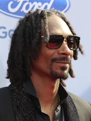 Snoop Dogg's son signs with UCLA