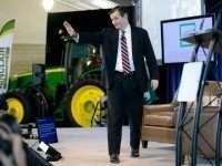 AP Photo/Charlie Neibergall)