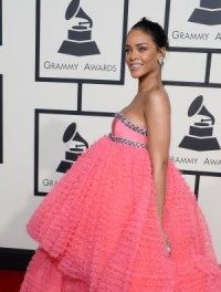 Rihanna to star in new ad campaign for Dior