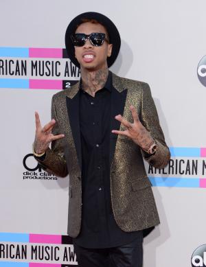 Tyga fuels Kylie Jenner romance rumors with Instagram post