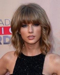 Taylor Swift performs with Madonna at iHeartRadio Music Awards