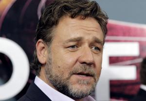 Russell Crowe says Michael Jackson used to prank call him