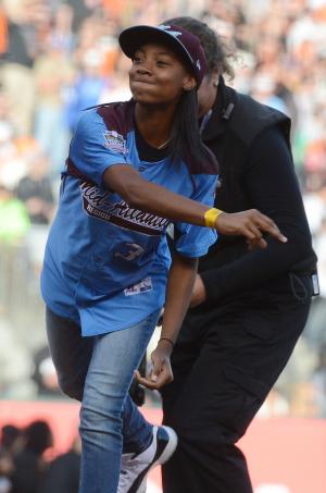 Mo'ne Davis: Player who tweeted slur deserves 'second chance'