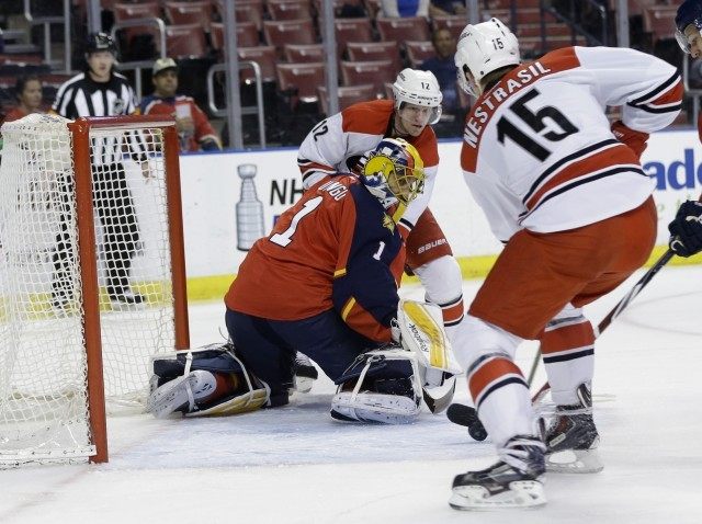 Andrej Nestrasil, Roberto Luongo, Eric Staal