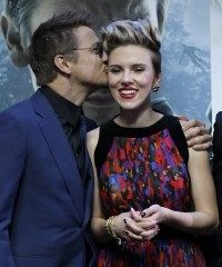 Jeremy Renner, Scarlett Johansson