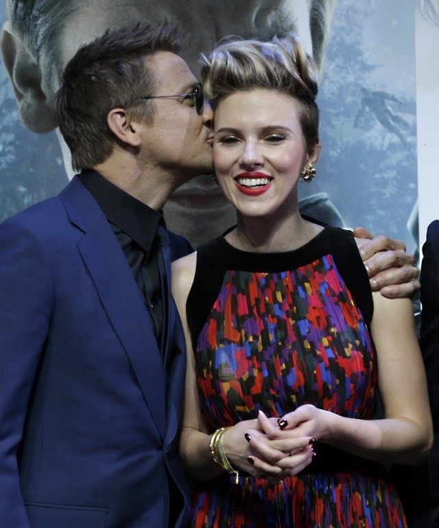 Jeremy Renner, Scarlett Johansson