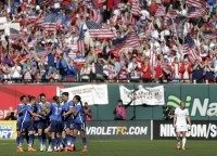 Julie Johnston, Betsy Hassett