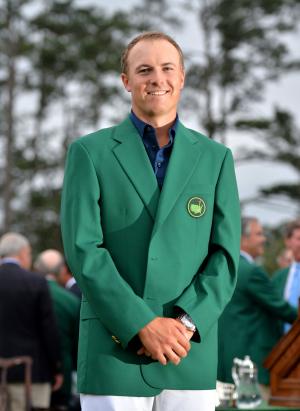 Jordan Spieth kisses girlfriend Annie Verret to celebrate Masters win