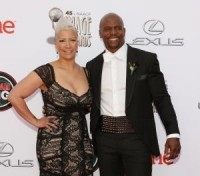 Terry Crews serenades Betty White with 'The Golden Girls' theme