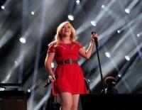 Kelly Clarkson: husband 'not my other half'