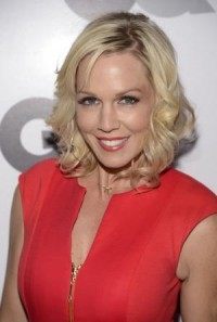 Jennie Garth engaged to actor Dave Abrams