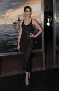 Anne Hathaway 'sings' 'Wrecking Ball' in 'Lip Sync Battle' against Emily Blunt