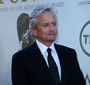 Michael Douglas fails to guess Jon Cryer's 'Pretty in Pink' charades impression