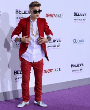 Bieber placed in chokehold, forced to leave Coachella