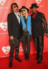 Richie Sambora denies abusing, threatening ex-girlfriend Nikki Lund