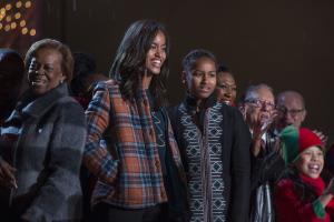Secret Service teaches Malia Obama how to drive