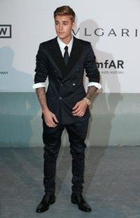 Arrest warrant issued for Justin Bieber in Argentina