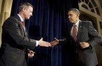 Maryland Governor Martin O'Malley (L) sh