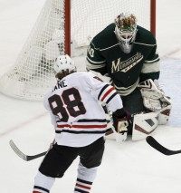 Patrick Kane, Devan Dubnyk