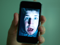 iPhone (William Brawley / Flickr / CC / Cropped)