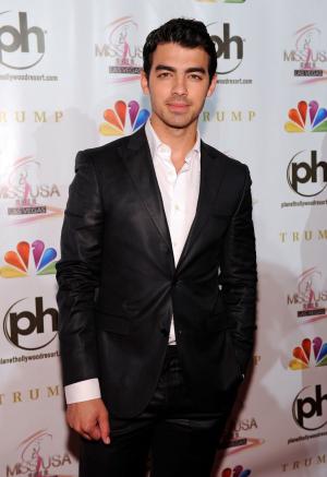 Joe Jonas on Taylor Swift: 'She's great. We're friends.'