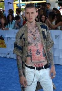 Machine Gun Kelly addresses Amber Rose dating rumors