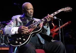 B.B. King announces he is at home under hospice care