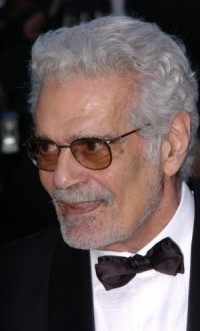 Omar Sharif is battling Alzheimer's disease, can't recall details about classic films