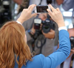 Selfies, social media reportedly banned from 2015 Met Gala