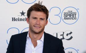 Scott Eastwood embarrassingly buys his own 'Men's Fitness' cover issue