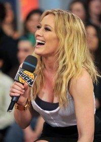 Hilary Duff re-releases 'Sparks' video, cuts out Tinder