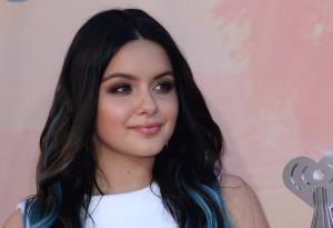 'Modern Family' star Ariel Winter declares she is 'officially emancipated'