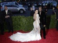 Kanye West tweets anniversary message to Kim Kardashian a day late