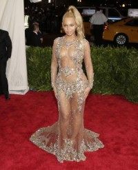 Beyonce Knowles stuns in sheer gown at 2015 Met Gala