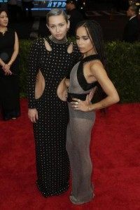 Zoe Kravitz attends gala with parents Lisa Bonet, Lenny Kravitz