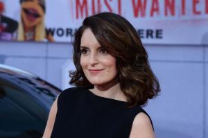 Tina Fey strips down for last appearance on David Letterman