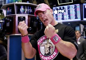 Wrestler John Cena squats more than 600 pounds