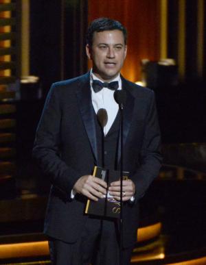 Jimmy Kimmel tears up while bidding farewell to David Letterman