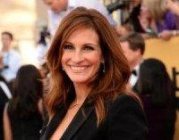 Julia Roberts kisses David Letterman one last time