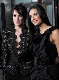 Rumer Willis, mom Demi Moore pose for lookalike photo