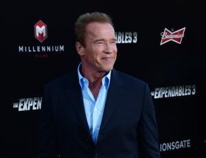 Arnold Schwarzenegger acts out his filmography in 6 hilarious minutes