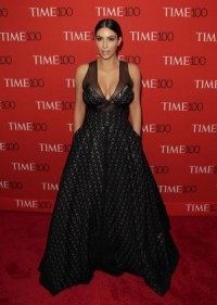 Kim Kardashian gets called 'murderer' at 'Selfish' book signing