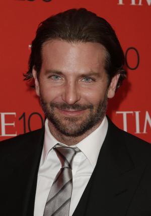 Bradley Cooper, Irina Shayk spotted kissing in New York