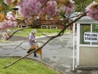 woman-polling-station