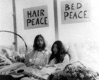Photo of Yoko ONO and John LENNON