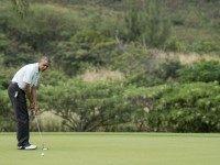 More Obama golf (Nicholas Kamm / AFP / Getty)